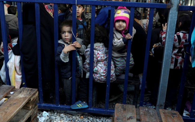 Η Ελβετία προστίθεται στις χώρες που θα δεχτούν ασυνόδευτα προσφυγόπουλα από την Ελλάδα