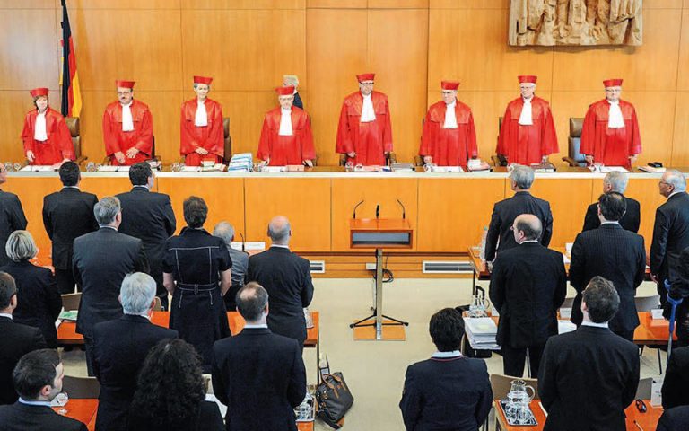 Αμφισβητούν ευθέως την ποσοτική χαλάρωση οι Γερμανοί δικαστές