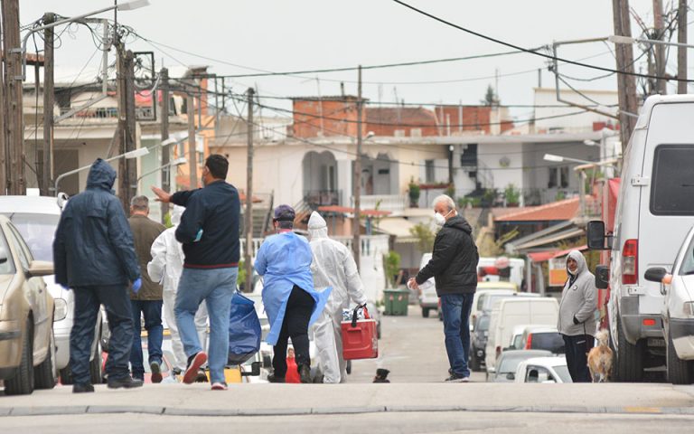 Συνεχίζονται οι ιχνηλατήσεις μετά τον εντοπισμό κρουσμάτων σε οικισμό Ρομά στη Λάρισα