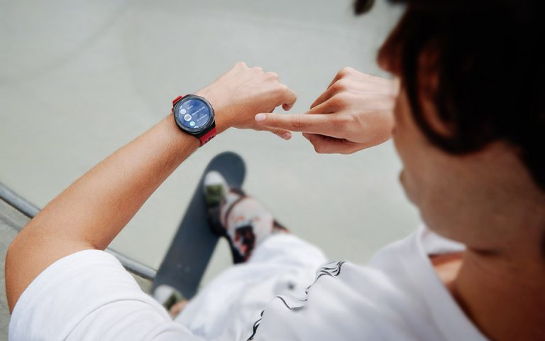 Νέο smartwatch Huawei Watch GT 2e: Με αναβαθμισμένες λειτουργίες και 100 προγράμματα άθλησης