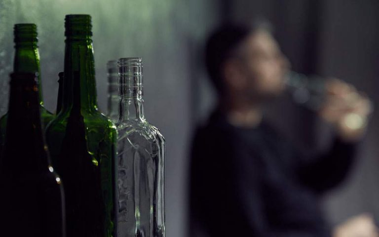 Μεξικό: 100 νεκροί από νοθευμένο αλκοόλ, καθώς στερεύουν τα αποθέματα μπύρας, λόγω της πανδημίας