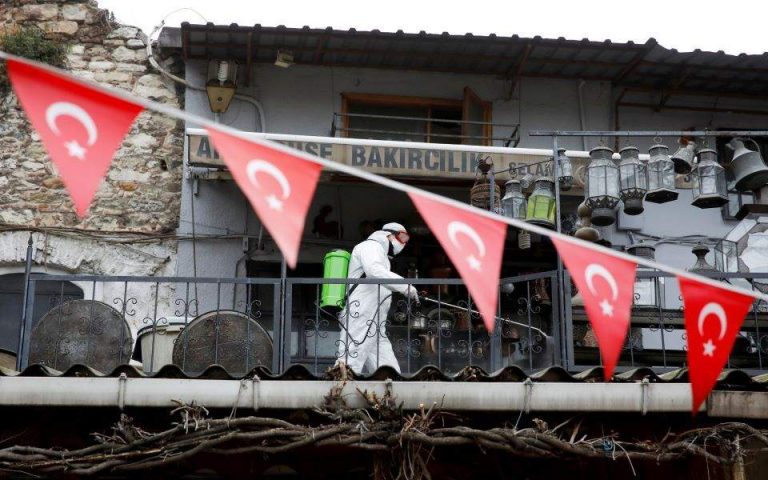 Ξεπέρασαν τους 4.000 οι θάνατοι από κορωνοϊό στην Τουρκία