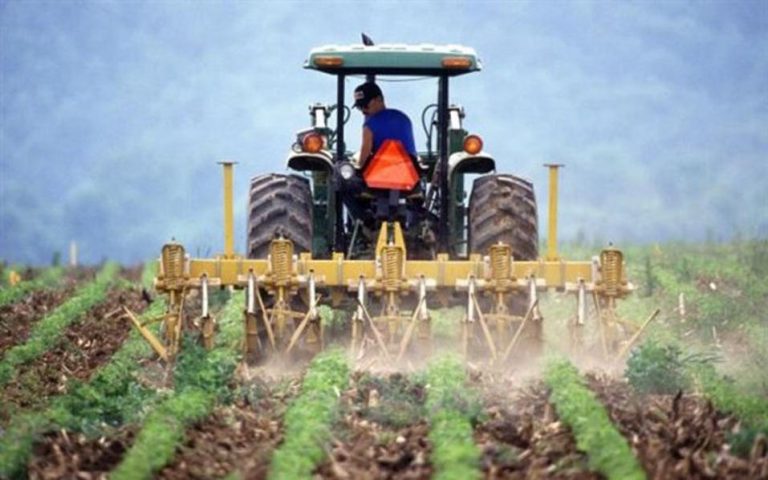 Απαλλάσσονται αγρότες από το τέλος επιτηδεύματος για το 2019