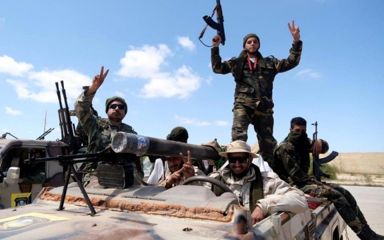 HRW: Υποπτες για «εγκλήματα πολέμου» οι δυνάμεις του Χάφταρ στη Λιβύη