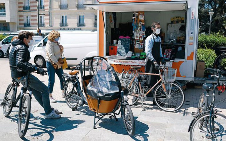 Οι «ποδηλατόδρομοι του κορωνοϊού»  αλλάζουν τις πόλεις
