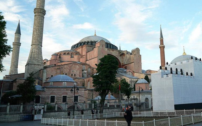 Ενάντια στη συνθήκη της UNESCO η απόφαση Ερντογάν για την Αγία Σοφία
