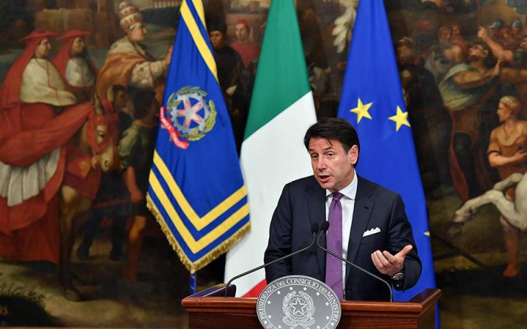 Δημοσκόπηση Ιταλία: Δημοφιλέστερος πρωθυπουργός της τελευταίας 25ετίας ο Κόντε