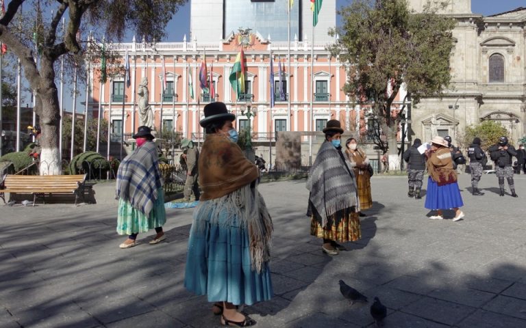 Στην εντατική με κορωνοϊό ο υπουργός Οικονομίας της Βολιβίας