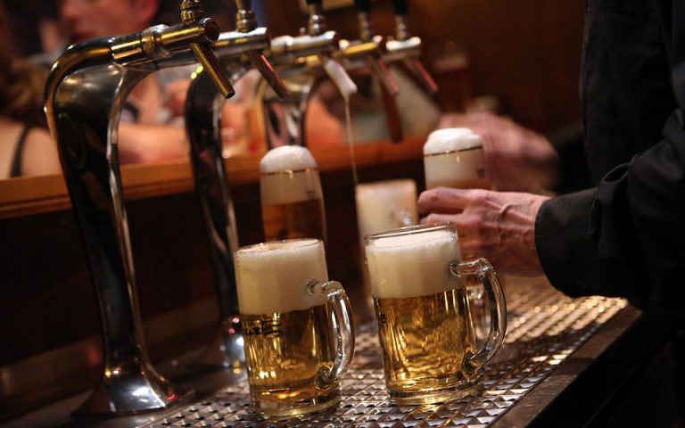 Γερμανία: Δραματική πτώση στις πωλήσεις μπύρας ελέω κορωνοϊού