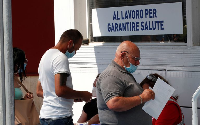 Η Ιταλία ζητεί περιορισμούς στις αφίξεις εκτός Ε.Ε.