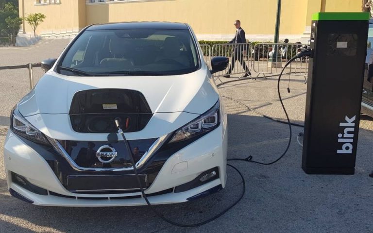 Η Nissan συνεργάζεται με την Blink Charging Hellas