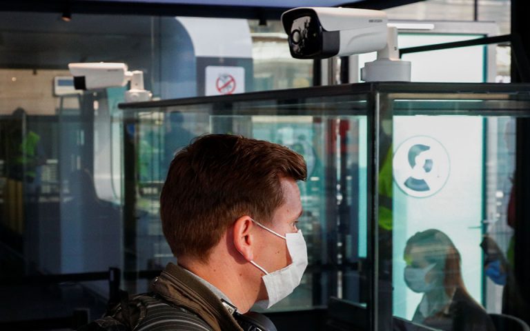 Οι Βρυξέλλες διευρύνουν την υποχρεωτική χρήση μάσκας