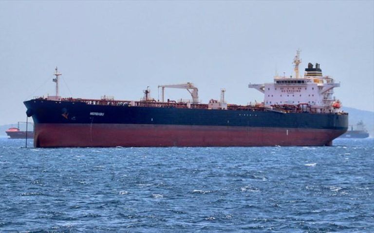 Πειραιάς: Σε καραντίνα το δεξαμενόπλοιο που εντοπίστηκαν 16 νέα κρούσματα