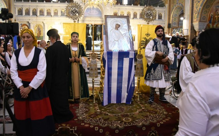 Πένθος στις εκκλησίες σε όλη την Ελλάδα και την Κύπρο για την Αγία Σοφία (βίντεο)