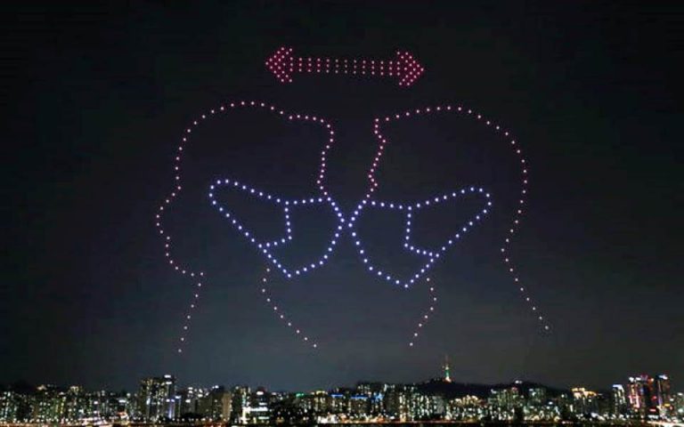 Νυχτερινό υπερθέαμα με drones για τον κορωνοϊό στη Νότια Κορέα (βίντεο)