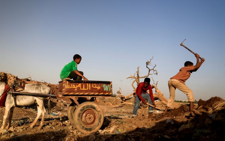 Νέα «σφαγή» στο Νταρφούρ: Νεκροί αγρότες που επέστρεψαν στη γη τους μετά από 20 χρόνια