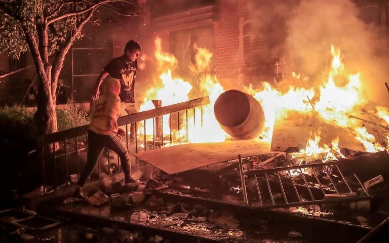 Μινεάπολη: Πτώμα βρέθηκε σε κτίριο που κάηκε κατά τη διάρκεια των διαδηλώσεων για τον Τζορτζ Φλόιντ