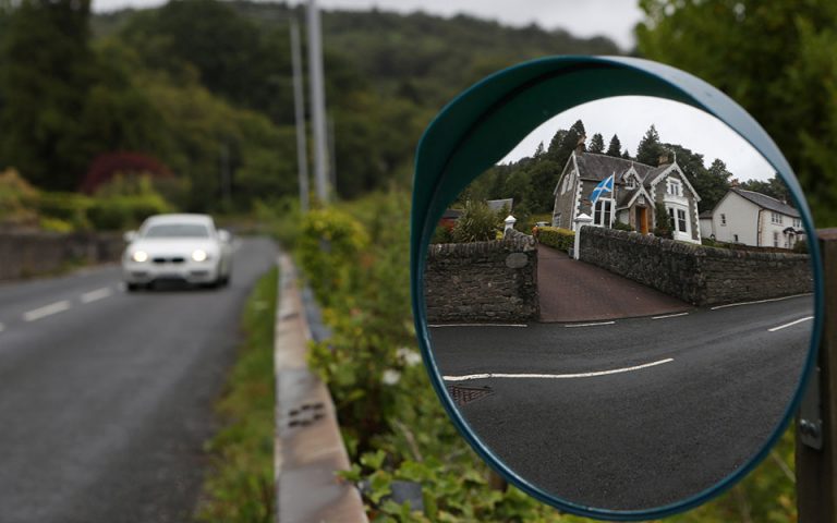 Κορωνοϊός: Η Σκωτία κλείνει παμπ και εστιατόρια στο Αμπερντίν