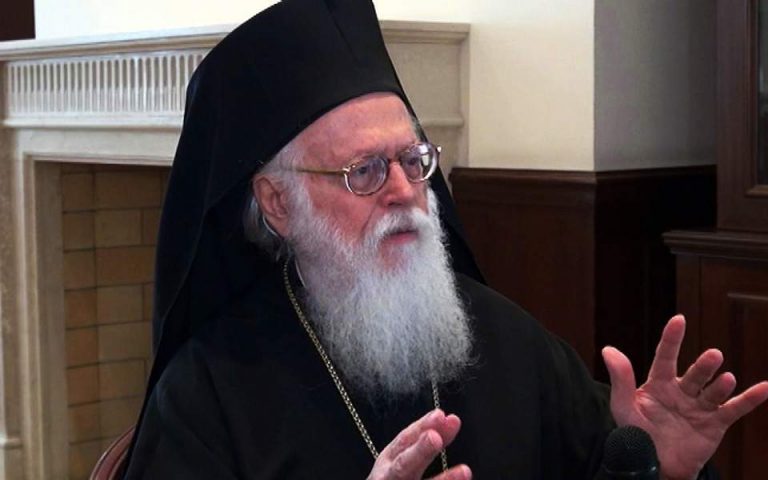 Αρχιεπίσκοπος Αναστάσιος: «Κρατάτε τις αναγκαίες αποστάσεις, πλησιάστε όμως μεταξύ σας πνευματικά»
