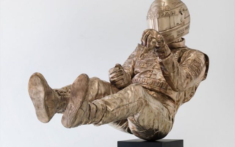 Το εντυπωσιακό  μπρούτζινο άγαλμα του Σένα που ζυγίζει 160 κιλά (βίντεο)