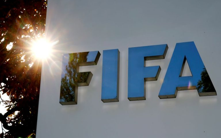 FIFA και η UEFA απειλούν ξανά με Grexit
