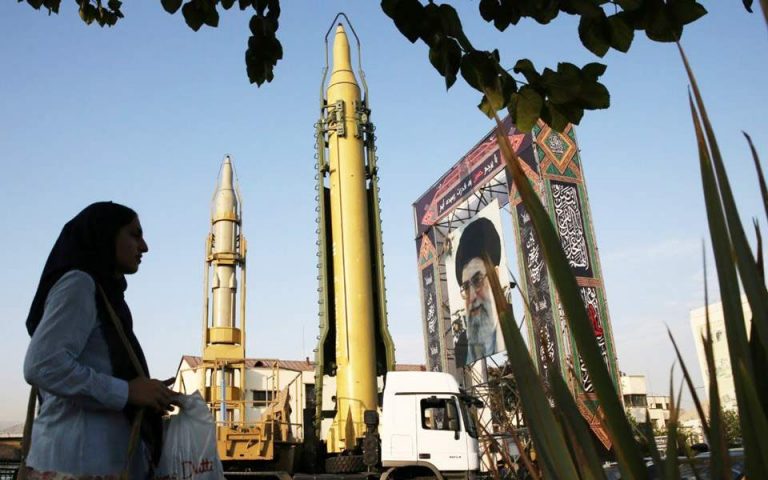Ιράν: Νέο βαλλιστικό πύραυλο αποκάλυψε η Τεχεράνη