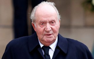 FILE PHOTO: Former Spanish king, Juan Carlos, leaves after attending the funeral ceremony of Luxembourg's Grand Duke Jean at the Notre-Dame Cathedral in Luxembourg, May 4, 2019. REUTERS/Francois Lenoir/File Photo