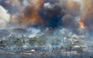 Από το πρωί της 4ης Αυγούστου 2017 που εκδηλώθηκε, η πυρκαγιά στα Κύθηρα έκαιγε έως τις 9 Αυγούστου. (Φωτ. INTIME NEWS)