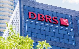 Eίναι πολύ αβέβαιο να προσδιοριστεί το ύψος των δανείων που θα είναι σε θέση να συνεχίσουν να εξυπηρετούνται μόλις λήξει η περίοδος του μορατόριουμ, εκτιμά η DBRS.