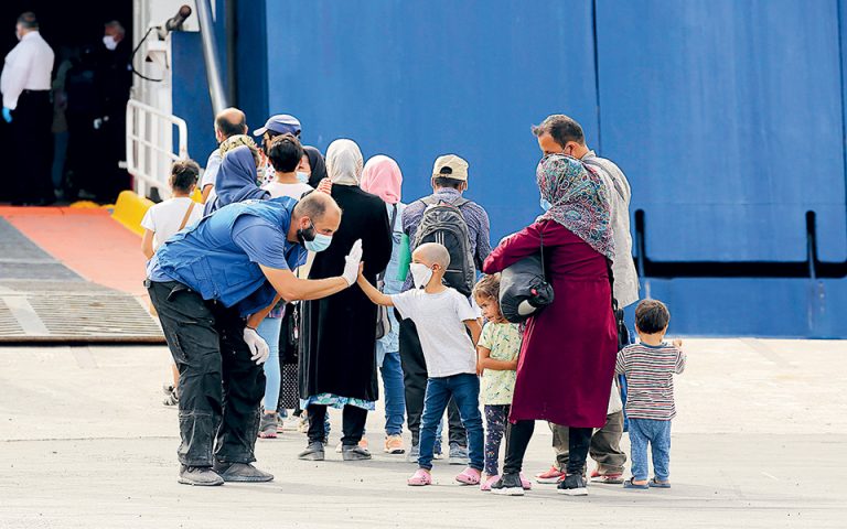 Βήμα αποσυμφόρησης με μεταφορά 1.000 προσφύγων