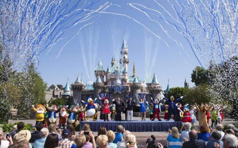 To «λουκέτο» στις Disneyland φέρνει 28.000 απολύσεις