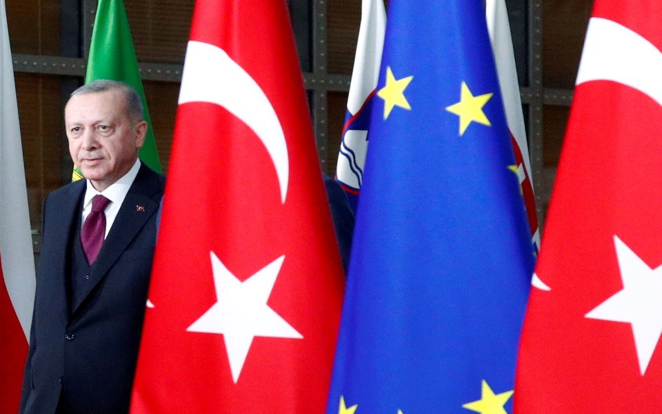 Die Zeit: Οι τρεις λόγοι που οδήγησαν τον Ερντογάν στον διάλογο