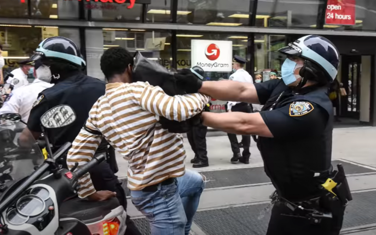 Η Νέα Υόρκη έχει την ακριβότερη αστυνομική δύναμη των Η.Π.Α. (βίντεο)