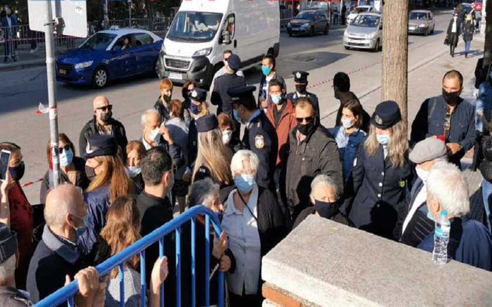 Θεσσαλονίκη: Εικόνες συνωστισμού στον Άγιο Δημήτριο | Η ΚΑΘΗΜΕΡΙΝΗ