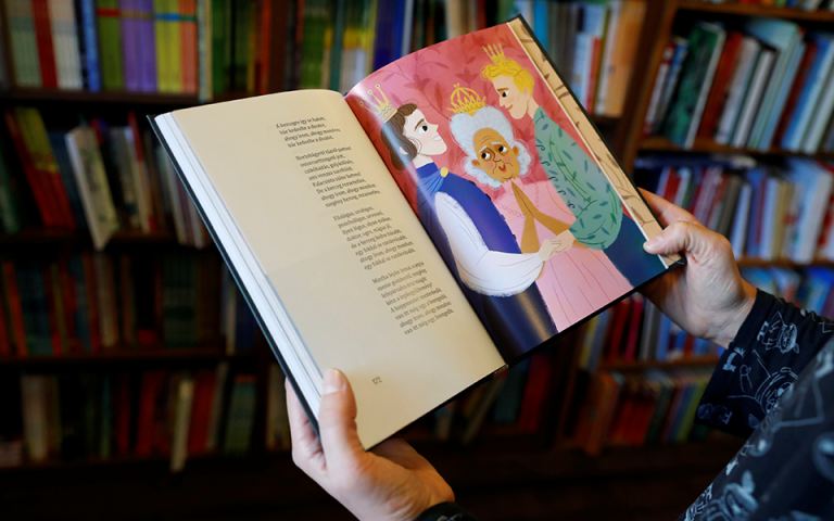 «Ομοφυλοφιλική προπαγάνδα» χαρακτηρίζει παιδικό βιβλίο η ουγγρική κυβέρνηση