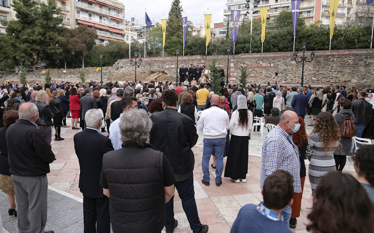 Θεσσαλονίκη: Εικόνες συνωστισμού στον Άγιο Δημήτριο