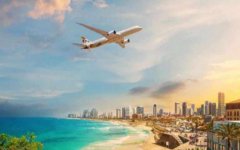 Ισραήλ: Ιστορική «προσγείωση» επιβατικής πτήσης από τα Ηνωμένα Αραβικά Εμιράτα