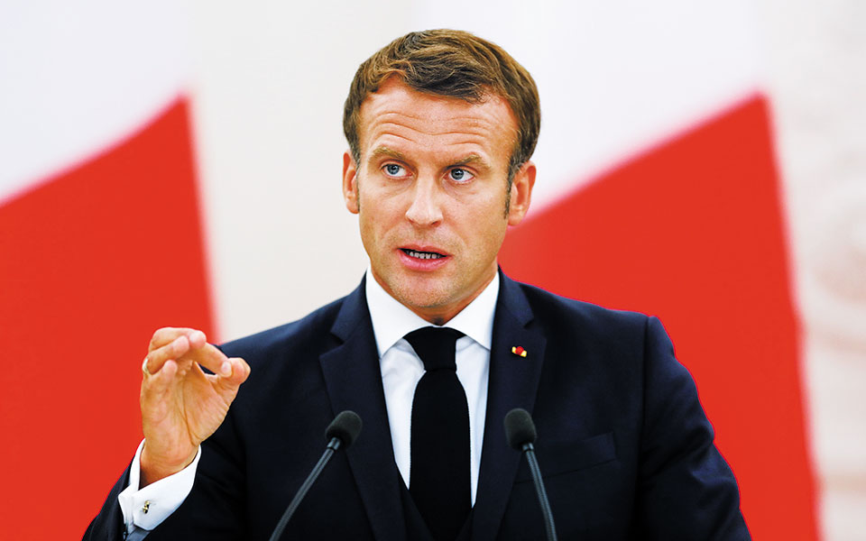 Είναι λάθος να εξισώνονται οι απλοί μουσουλμάνοι με τα ακραία στοιχεία, τόνισε ο Γάλλος πρόεδρος. (Φωτ. REUTERS / Ints Kalnins)
