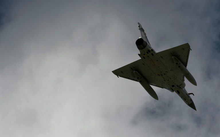 Μ. Κωσταράκος: Λάθος να αποσυρθούν τα Mirage 2000
