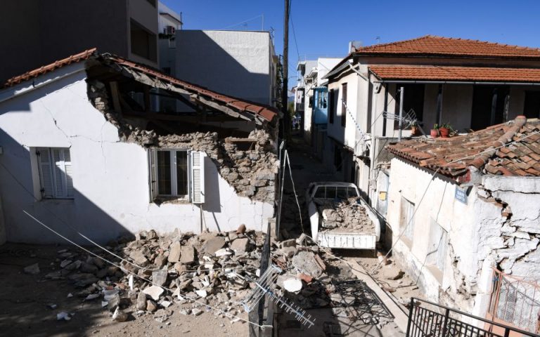 Σεισμός στη Σάμο: Κοντέινερς για την προσωρινή στέγαση των κατοίκων