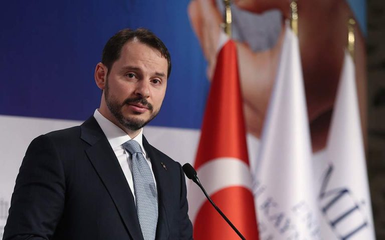 Παραιτήθηκε ο γαμπρός του Ερντογάν από υπουργός Οικονομικών