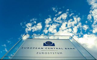 Η συζήτηση των τραπεζών με τα αρμόδια ευρωπαϊκά εποπτικά όργανα (SSM, EBA) αναμένεται να κορυφωθεί τις προσεχείς ημέρες, ενόψει και της σταδιακής εκπνοής των αναστολών που τέθηκαν σε ισχύ κατά το πρώτο κύμα της πανδημίας. 