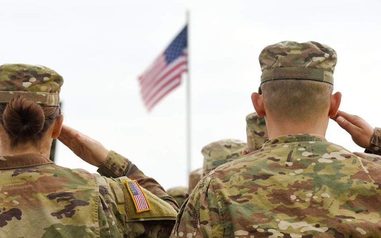 Ο Τραμπ ανακοίνωσε τη μείωση των Αμερικανών στρατιωτών στο Αφγανιστάν και το Ιράκ