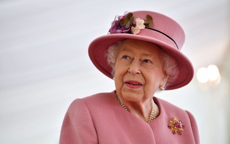 Πώς η βρετανική βασιλική οικογένεια κερδίζει τα χρήματά της (βίντεο)
