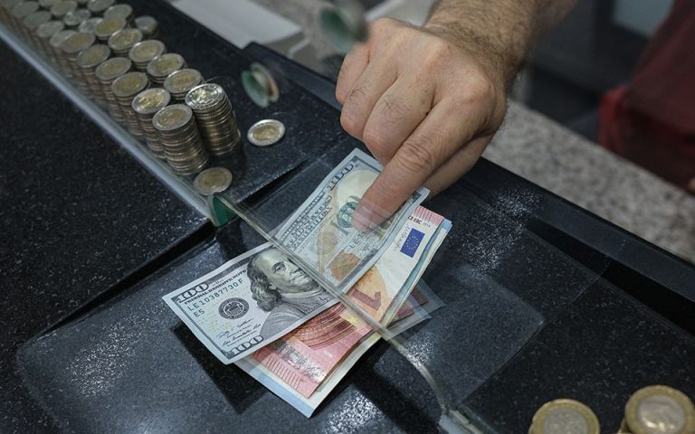 Mπορεί το ευρώ να απειλήσει την κυριαρχία του δολαρίου;