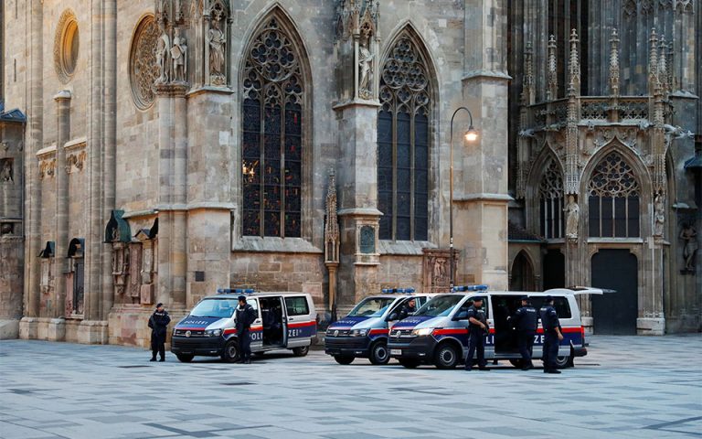 Το προφίλ του δράστη που σκοτώθηκε στη Βιέννη – Ήθελε να ενταχθεί στο Ισλαμικό Κράτος