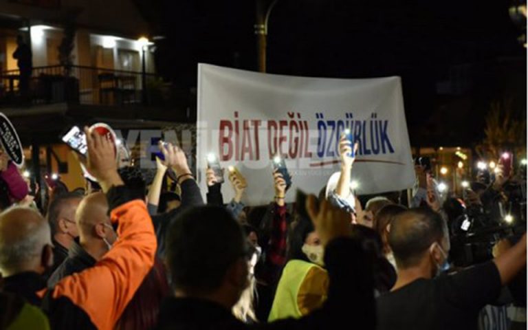 Τουρκοκύπριοι διαδήλωσαν κατά της πολιτικής Ερντογάν