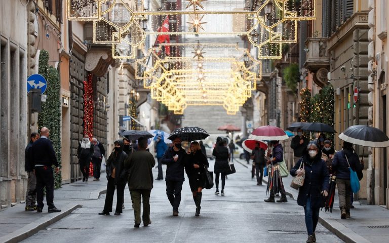 Ιταλία: Νέα περιοριστικά μέτρα ενόψει Χριστουγέννων
