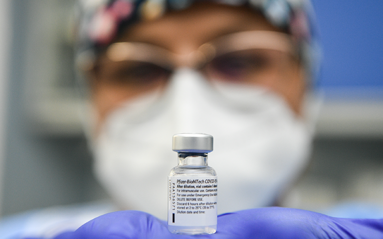 Κομισιόν: Έως τον Σεπτέμβριο 200 εκατ. δόσεις του εμβολίου της Pfizer