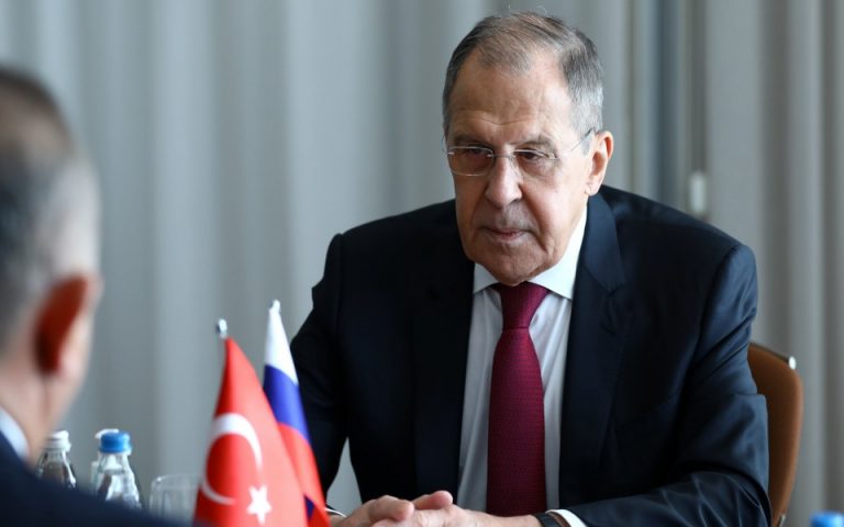 Λαβρόφ: Ρωσία και Τουρκία συνεχίζουν τη στρατιωτική συνεργασία